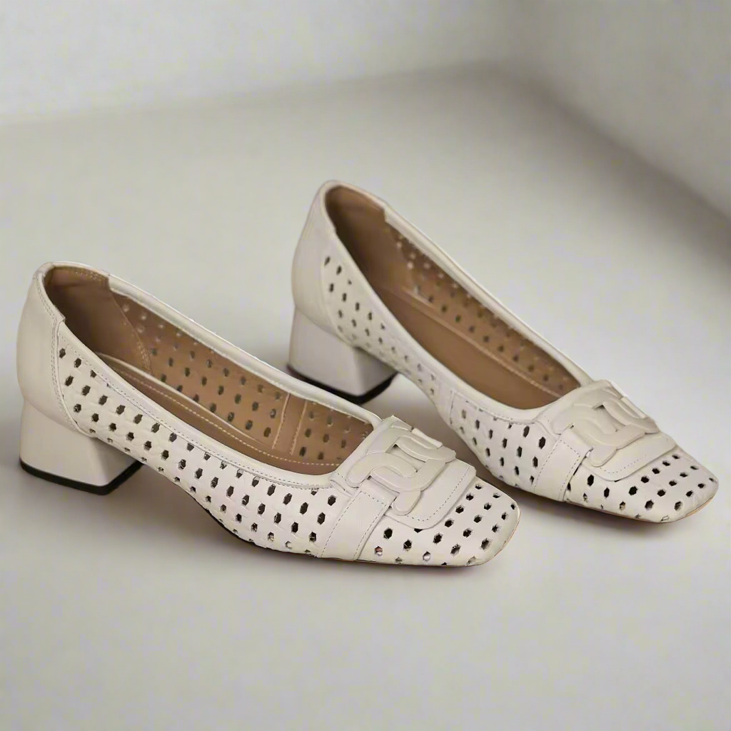 Crochet White Matt Buckle Pump
