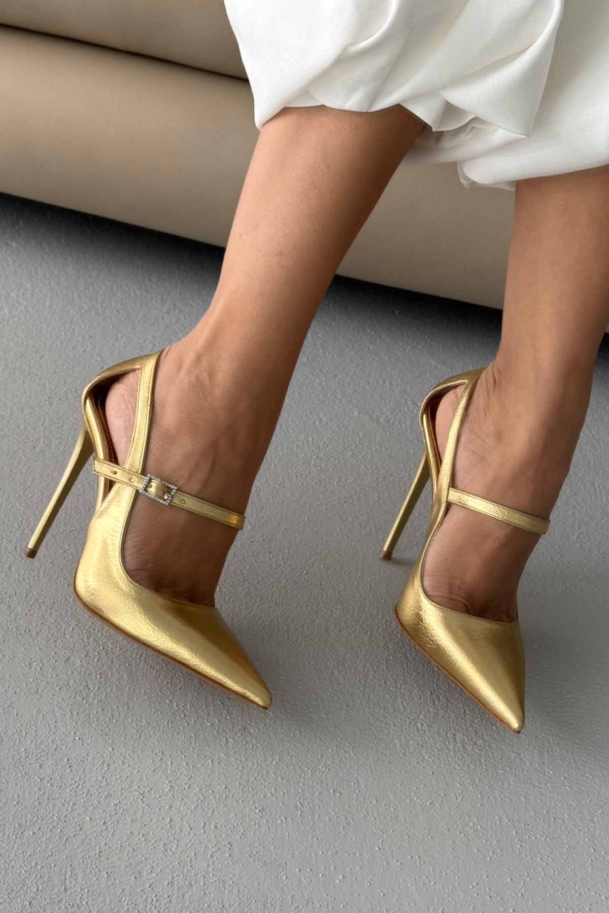 Olori Gold Crinkled Heels