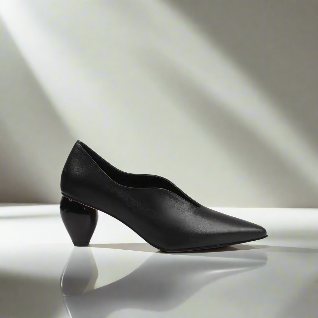 Breigh Black Curve Shaped Leather Pumps