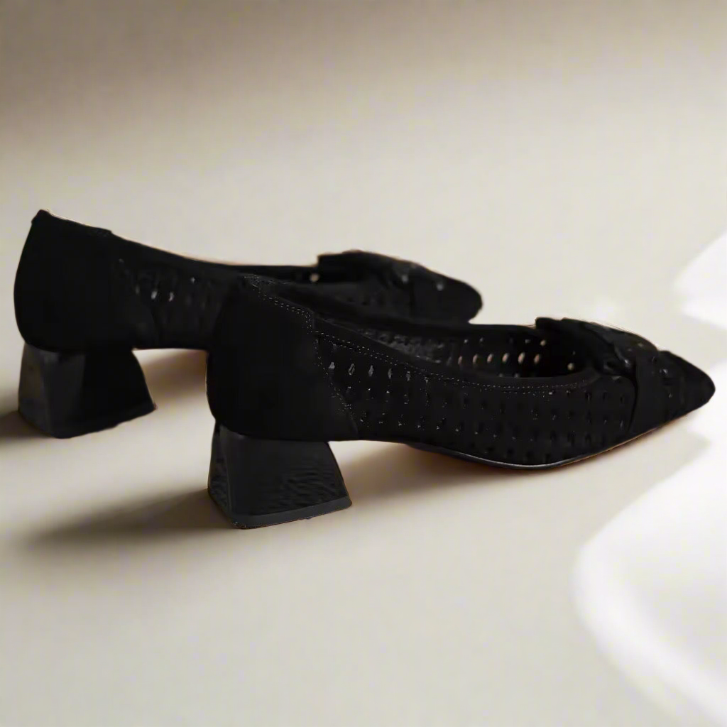 Crochet Black Leather Buckle Pump